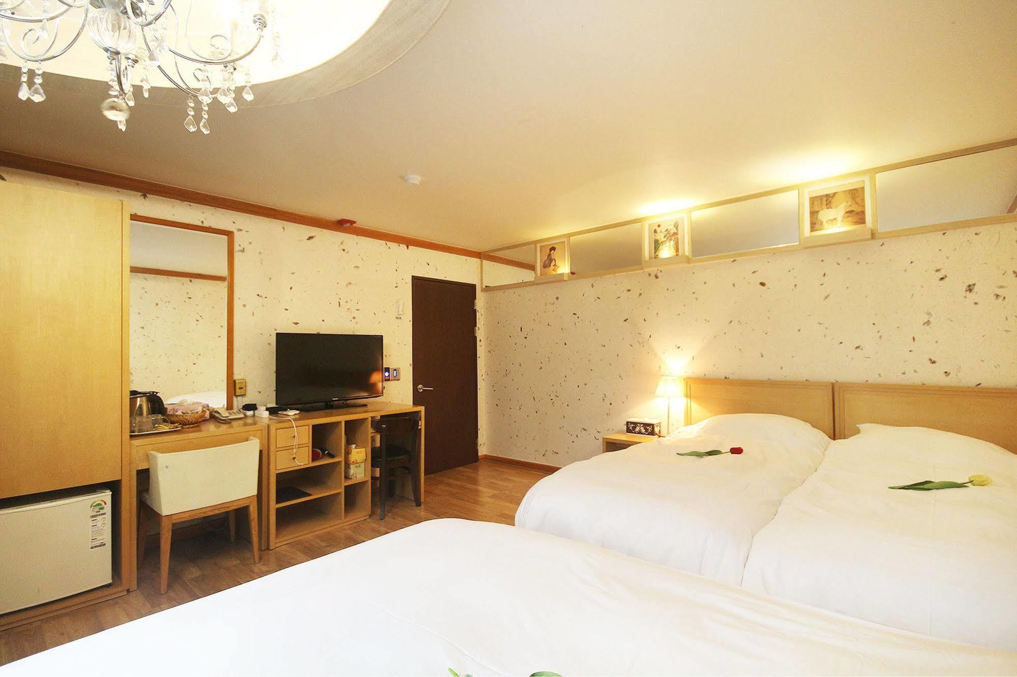 Jeonju Tourist Hotel Exterior photo